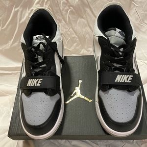 Men’s Air Jordan Legacy 312 Low Sneakers Size 9
